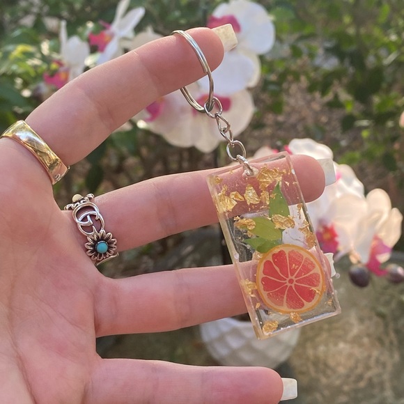 PACK OF 3 Mystery Bundle of Pop Art Resin Keychains - Picture 9 of 16